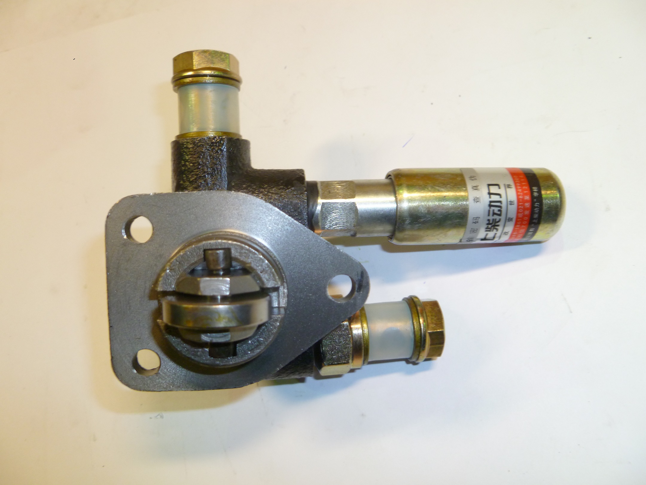 Насос ручной подкачки топлива SDEC SC4H180D2; TDS 120 4LTE (фланец 52х67,5,правый) /Hand Primer pump (S00017766+1,SP/L2405.5.307A)