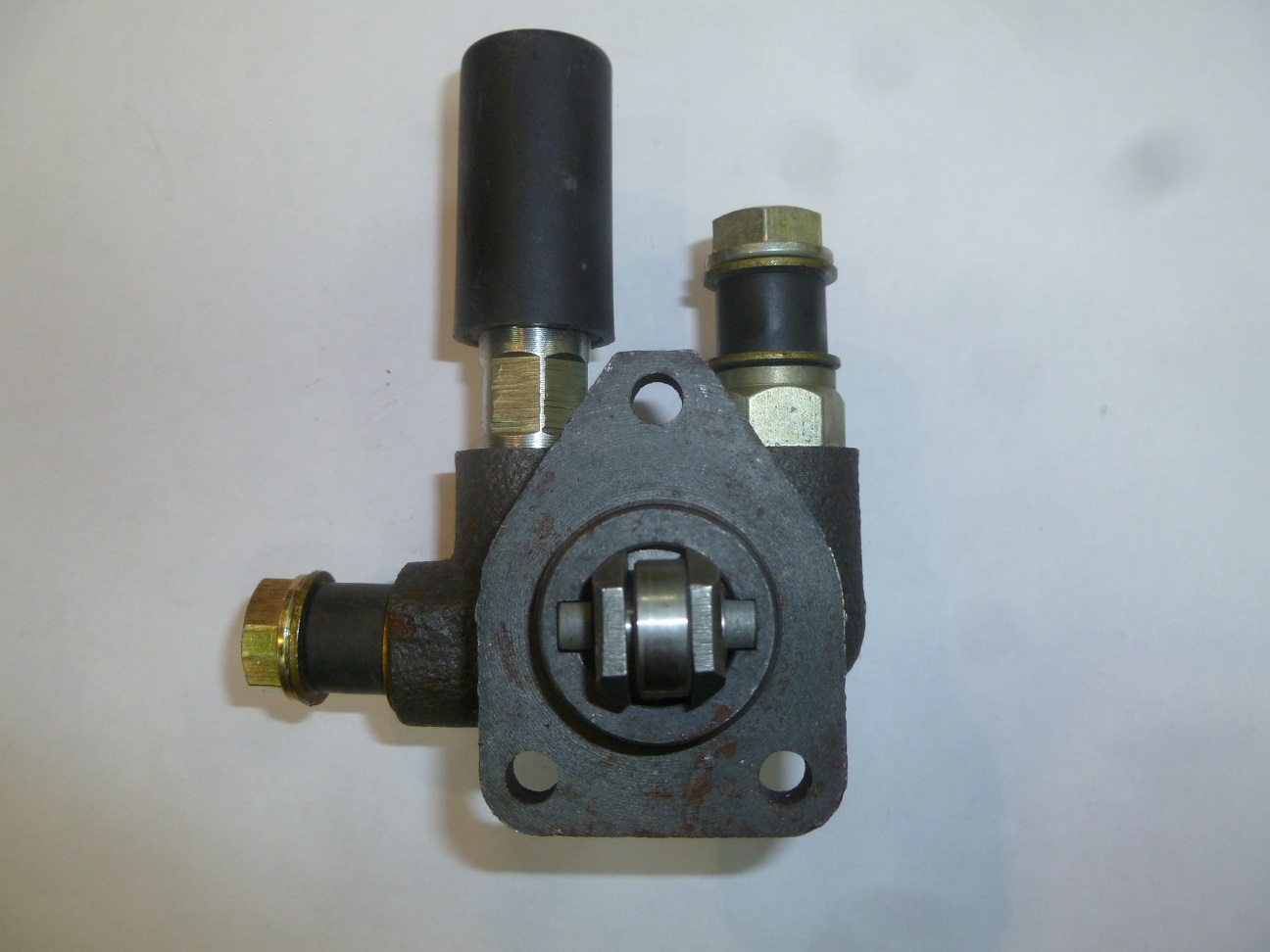 Насос ручной подкачки топлива Ricardo R6105 (фланец 50х66 мм,правый)/Hand Primer pump,S11/P2208A