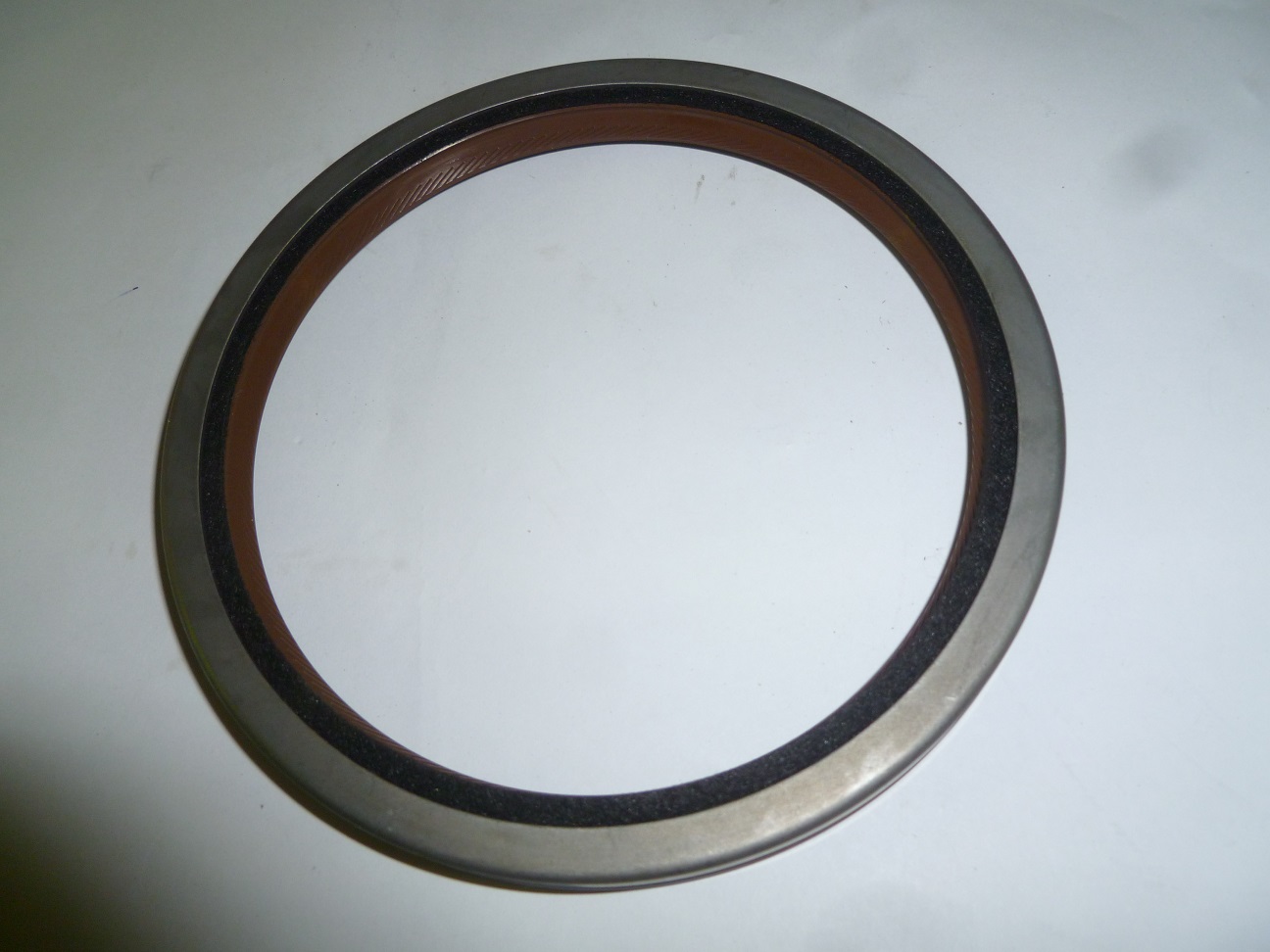 Сальник (130х110х12) коленчатого вала задний/Rear Oil Seal (12189888)