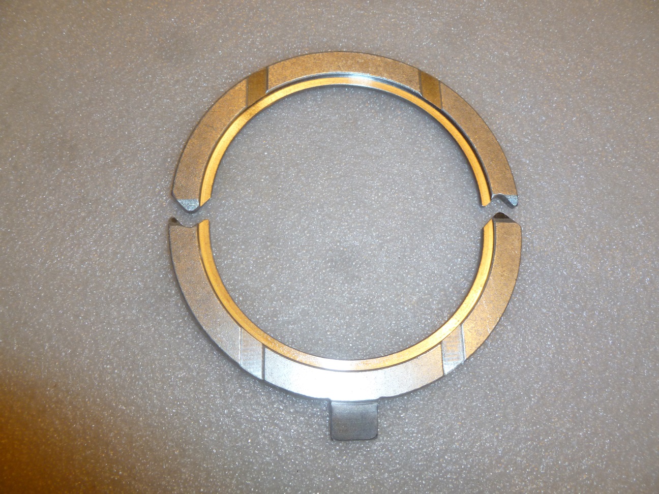 Полукольцо упорное комплект верхнее/нижнее (к-т из 2 шт) 4M11/6M11/Thrust Plate Kit (1001310200)