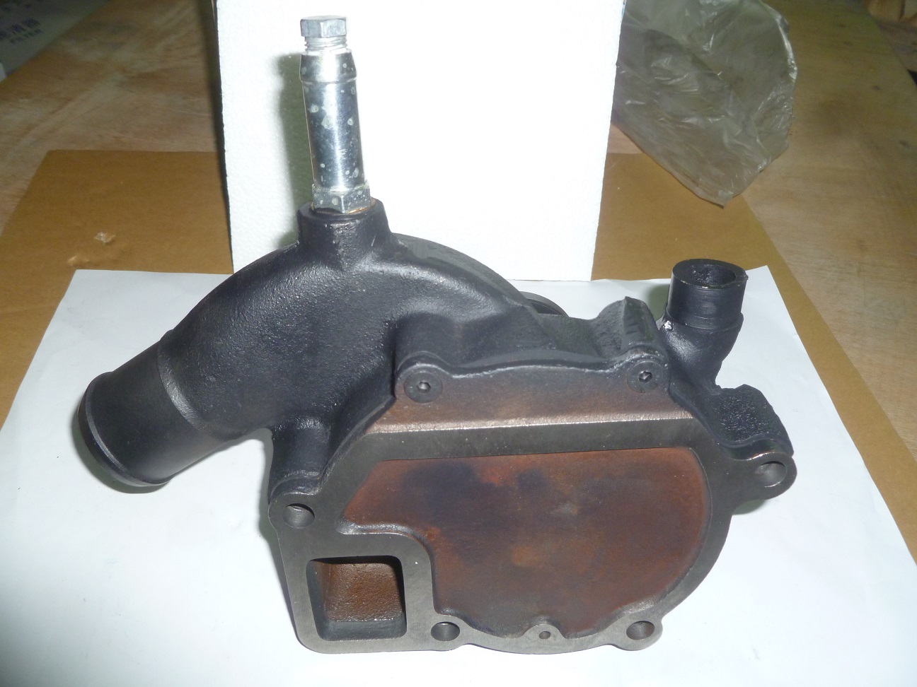 Насос водяной WP3.9D33E2/Water pump Assy