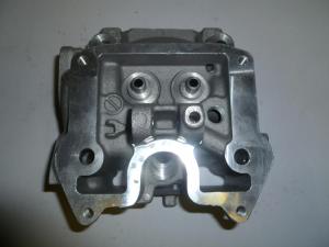 Головка блока цилиндров KM2V80/Cylinder head(right)