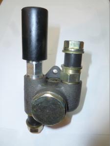 Насос ручной подкачки топлива R4105 (фланец 45х56 мм,левый) /Hand Primer pump, left