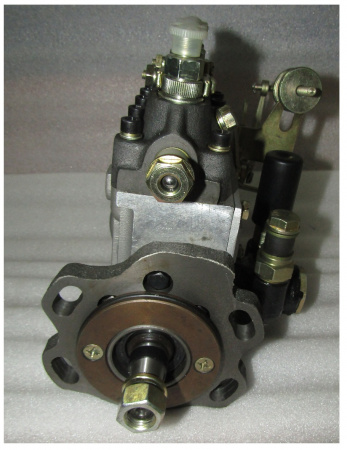 Насос топливный высокого давления TDQ 38 4L(щуп масла) /Fuel Injection Pump