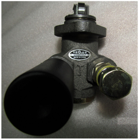Насос ручной подкачки топлива Ricardo R6105 (фланец 51х67 мм, левый)/Hand Primer pump